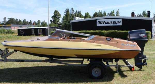 boat displayed in James Bond film